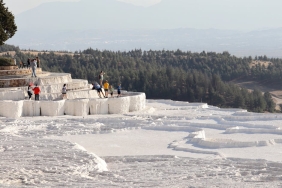 Turkiye8217nin-Ilk-Cam-Terasi-Ziyaretci-Akinina-Ugruyor-featured