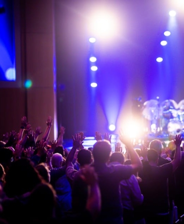 Esra-Bilgic-Mert-Ramazan-Demir8217in-Basrolundeki-8216Delikanli8217ya-Katildi-featured